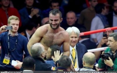 GASSIEV BRONI PASA NA GALI W MOSKWIE
