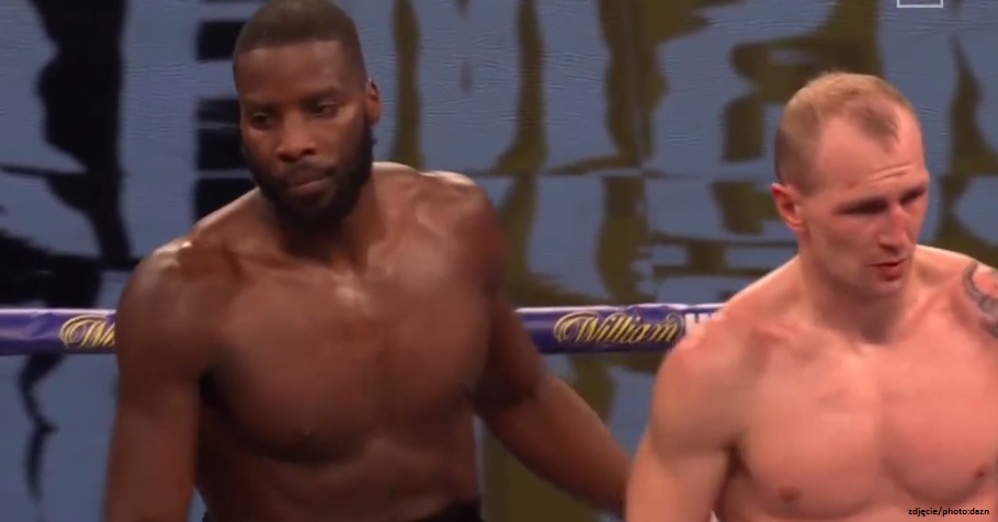 LAWRENCE OKOLIE ZDEMOLOWAŁ NIKODEMA JEŻEWSKIEGO NA GALI W LONDYNIE.