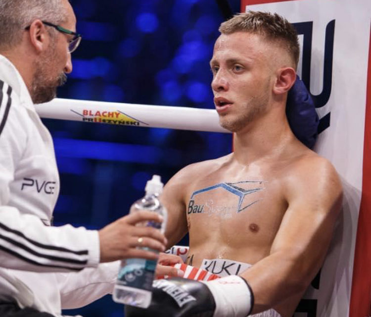 MACIEJ KIWIOR POWRÓCI DO RINGU W PAŹDZIERNIKU