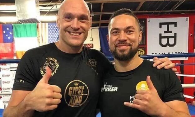 FURY UDZIELIŁ WSKAZÓWEK PARKEROWI PRZED NADCHODZĄCĄ WALKĄ Z WILDEREM