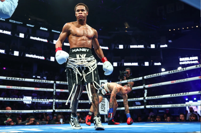 SROMOTNA PORAŻKA PROGRAISA. HANEY NOWYM MISTRZEM ŚWIATA!