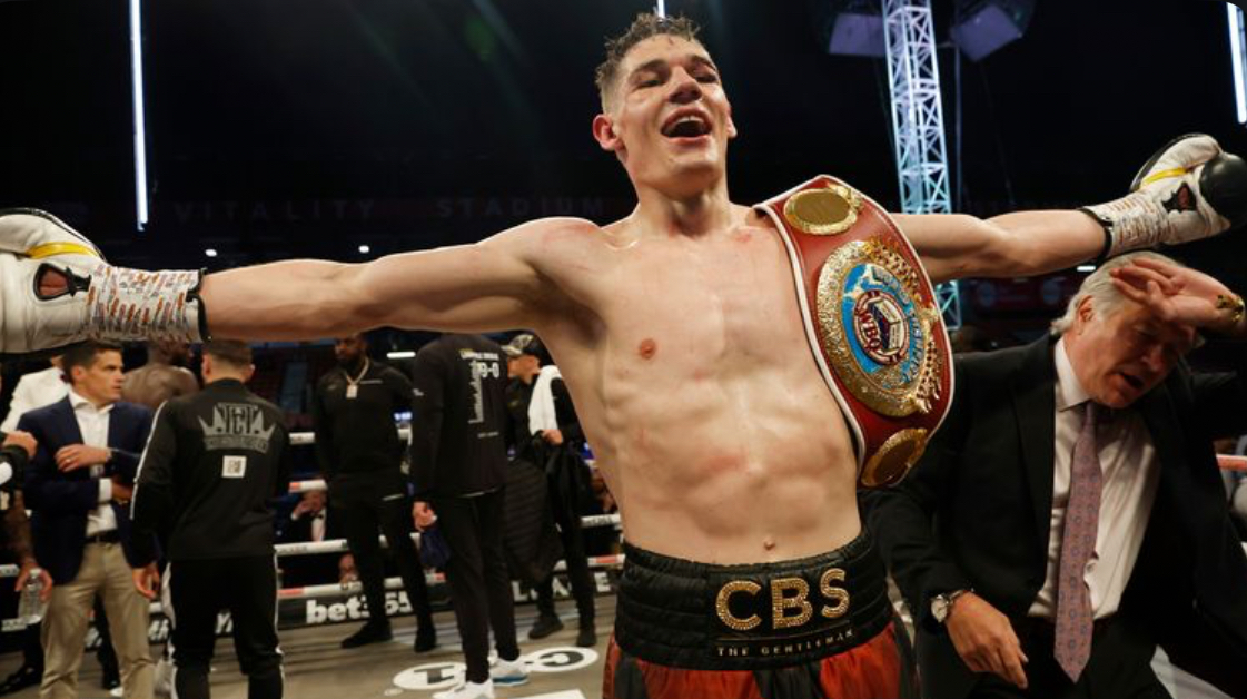 SMITH WYGRYWA Z MASTERNAKIEM W WALCE O MISTRZOSTWO ŚWIATA