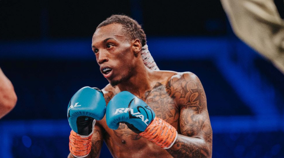 FOSTER WYGRYWA Z NOVĄ I BRONI TYTUŁU MISTRZA ŚWIATA! PIĘKNY NOKAUT CARRINGTONA