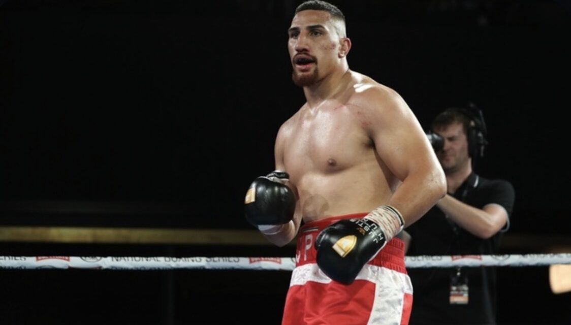 HUNI WYGRYWA Z CLARKE’M NA GALI W LONDYNIE