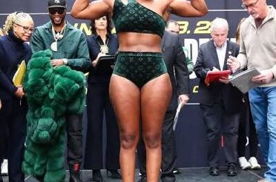 CLARESSA SHIELDS POWRACA DO WAGI ŚREDNIEJ 
